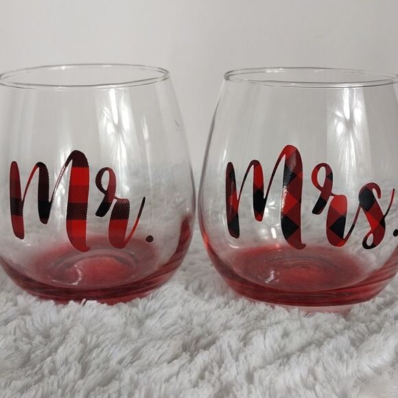 Mr & Mrs Stemless Wine Glasses - Picture 2 of 4